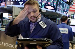 The S&P 500 Index rebounded from the biggest selloff in six weeks, with bank shares pacing gains as US Treasury 10-year ...