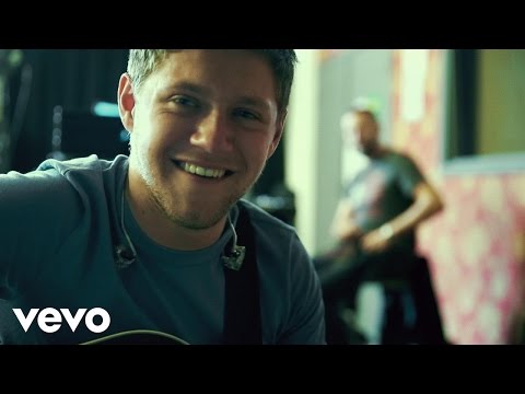 Niall Horan - Slow Hands (Lyric Video)