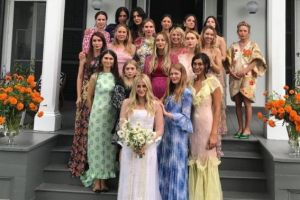 Mary-Kate and Ashley Olsen stood beside their long-time bestie, Gomelsky creative director Cassie Coane, this weekend as ...