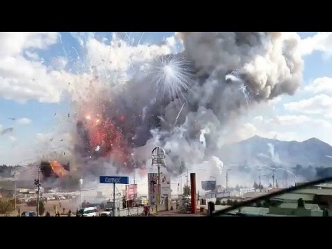 RAW Mexico Fireworks Market MASSIVE CHAIN REACTION Explosions Breaking News December 21 2016