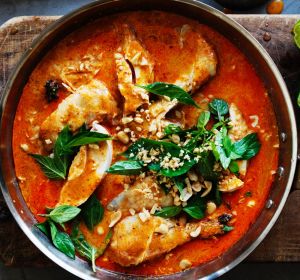 Quick red curry of chicken.