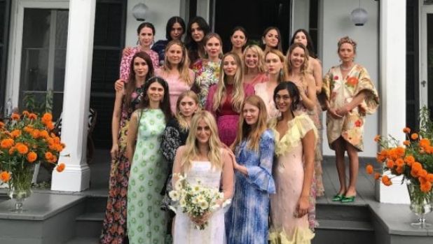 Mary-Kate and Ashley Olsen stood beside their long-time bestie, Gomelsky creative director Cassie Coane, this weekend as ...