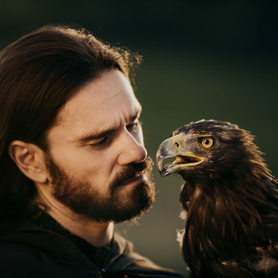 Falcong, l’uomo che sussurra alle aquile