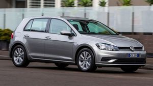 2017 Volkswagen Golf Trendline.