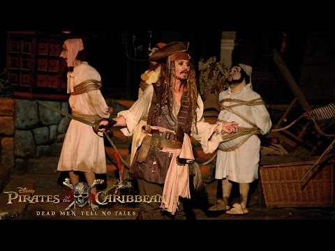 Johnny Depp Surprises Fans as Captain Jack Sparrow at Disneyland!