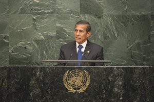 Ollanta Humala Tasso, President of Peru, addresses the opening segment of the signature ceremony.