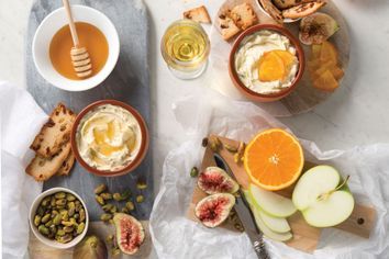 Goat’s cheese and fruit after-dinner platter