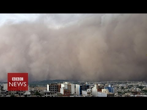 Moment freak sandstorm hit Iranian capital Tehran - BBC News