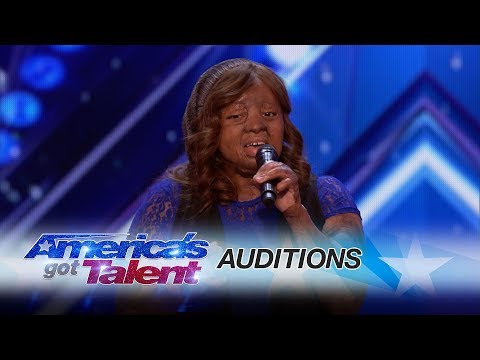 Kechi Catches The Judges' Attention With An Inspiring Performance - America's Got Talent 2017