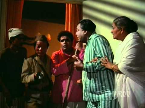 Asit Sen and Leela Mishra in their comic best - Do chor