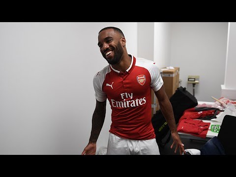 Alexandre Lacazette joins Arsenal