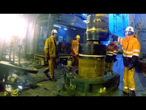 How a Deep-Sea Offshore Drilling Rig Works