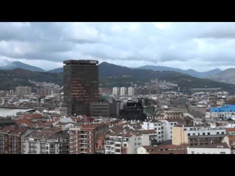 El rascacielos BBVA skyscrapers de Bilbao Vizcaya