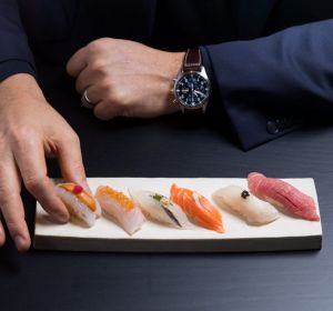 Boss move: Use fingers for nigiri.