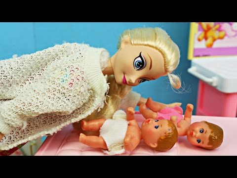 Frozen ELSA TWINS Baby Dolls Felicia and Alex ❤ Frozen Kids Barbie Family Parody DisneyCarToys