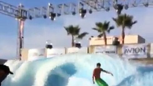 Adrénaline - Surf  -  Grosse démonstration sur le flowrider d'Albuquerque