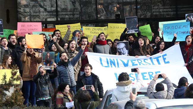 Photo of Demo about academic sackings in Turkey Feb 2017