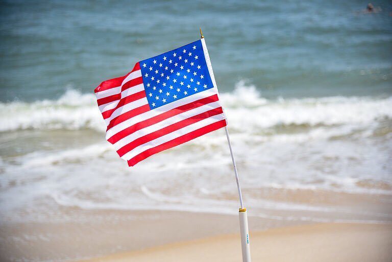 What a beautiful weekend to appreciate all New Jersey has to offer. We spotted this patriotic display during a recent trip to Island Beach State Park. 🇺🇸 || 📷 by Mark Brown
#jerseyshore #truejersey #americanflag #patriotic (at Island Beach State...