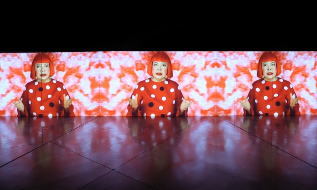 Song of a Manhattan Suicide Addict. This video installation shows the artist singing an original song about her experience dealing with depression. A moving sequence of artworks forms the backdrop. Taking its title from Kusama’s acclaimed debut novel, published in 1978, this work provides an insight into her worldview and drive to create art.
Collection of the Artist. ©YAYOI KUSAMA. Courtesy of Ota Fine Arts, Tokyo/Singapore, David Zwirner, New York