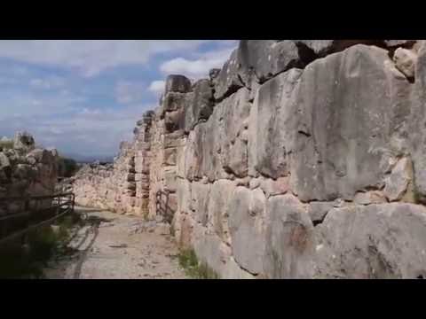 Tiryns (2) - The Cyclopean Walls of the Mycenaean City