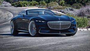 Mercedes-Maybach 6 Cabriolet concept.