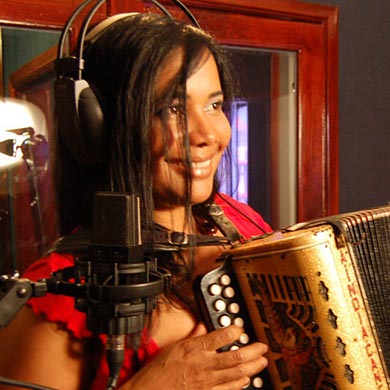 La India Canela: Dominican accordionist