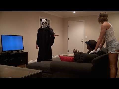 SCARY PIZZA DELIVERY PRANK!