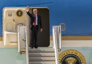 YUMA, Ariz. (Aug. 22, 2017) President Donald J. Trump waves goodbye at the end of his visit Aug. 22, 2017 to Marine Corps Air Station (MCAS) Yuma, Ariz