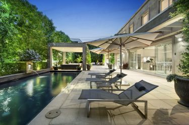 Former ANZ chief Mike Smith sells Toorak home for $13 million