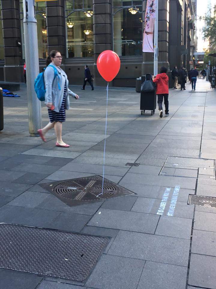 Creepy red balloons are hyping the IT premiere in Sydney 🎈