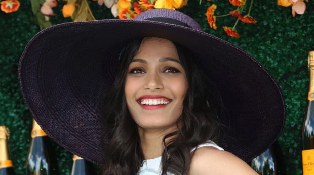 Freida Pinto looking beauty ready.