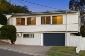 Sydney couple fleeing high prices buy Mount Gravatt home