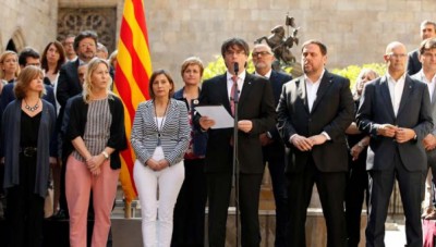 Aralarrek zoriondu eta eskertu nahi du Catalunyak egingo duen urrats demokratikoa.