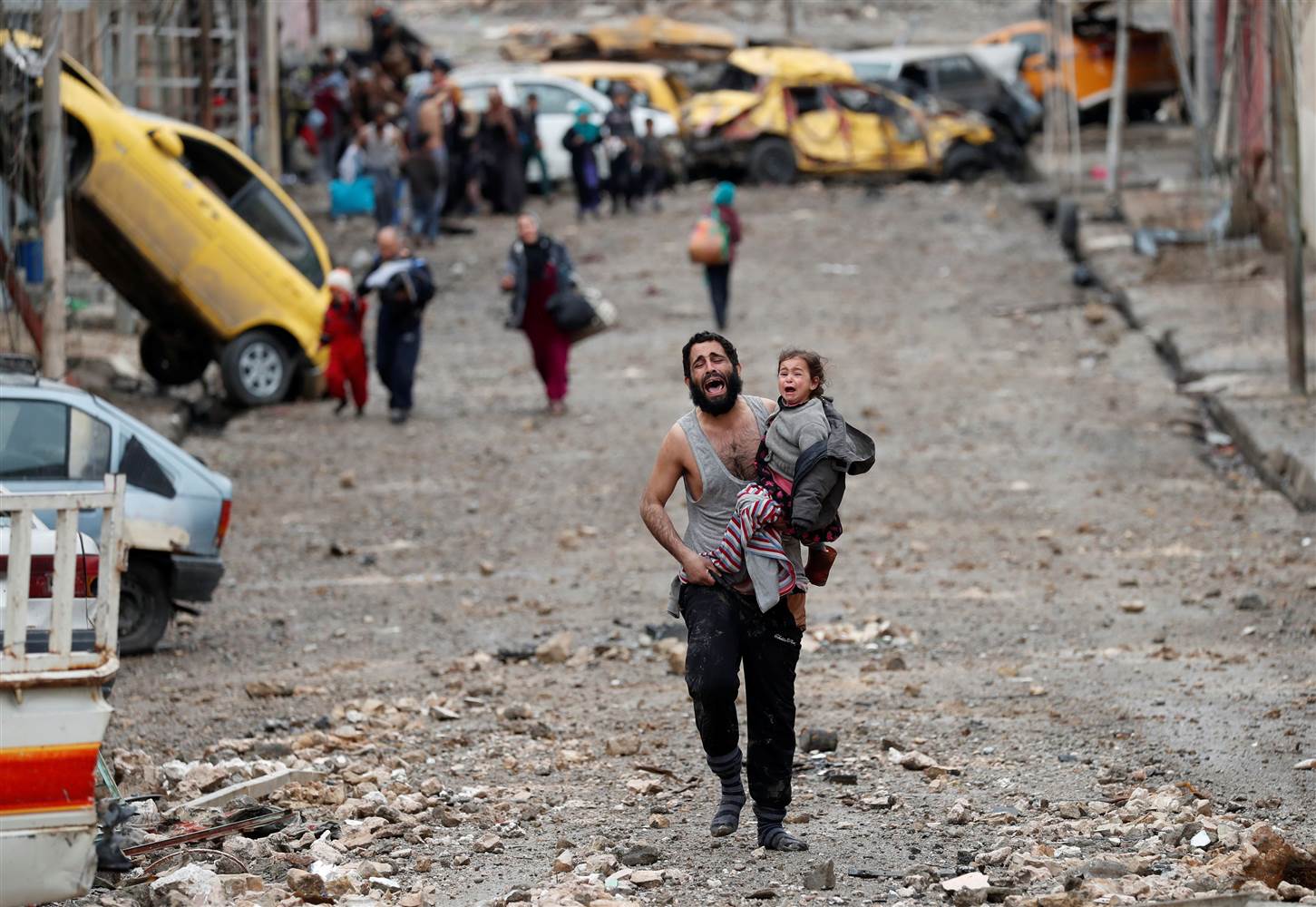 170306-mosul-displaced-cr-0621_01_1a95cfdc99a05ee67c1bf616949160bc.nbcnews-ux-2880-1000