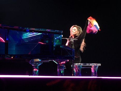 Lady Gaga performing "Million Reasons" at Joanne World Tour in Tacoma, 5 August 2017