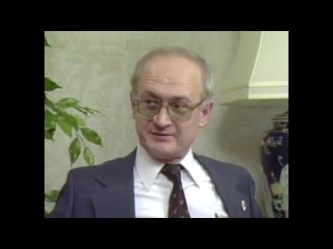 FASCINATING -  KGB Defector Yuri Bezmenov reveals Russian Subversion Tactics - Full Interview