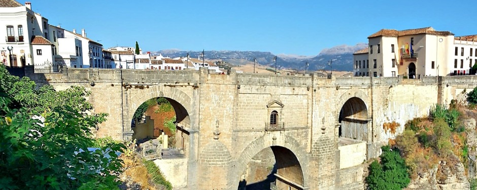 Beautiful Ronda, in the Malaga province of Spain, is set high on the clifftops over the El Tajo gorge.  The 18th century ...