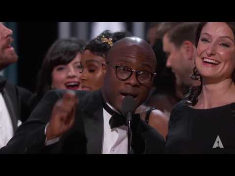 "Moonlight" wins Best Picture