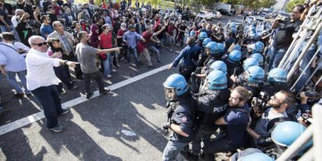 Community action shuts down fascist meeting in Rome