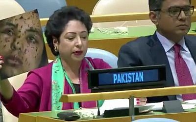 Maleeha Lodhi, Pakistan's representative to the UN, shows an image of Gazan girl Rawya abu Joma’a claiming she is a Kashmiri victim of Indian violence, on September 23, 2017. (Screen capture: Twitter video)