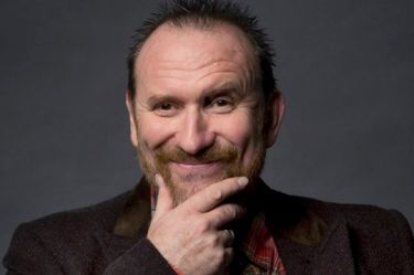 'A nice room doesn't mean you have to fill it with crap': Colin Hay