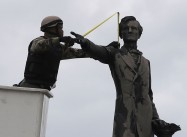 Alabama Passes Bill to Protect Confederate Monuments even at cost of Economy