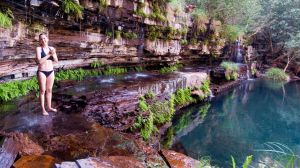 B262AA Waterfall Shower at Circular Pool in Karijini National Park, Western Australia. Image shot 2008. Exact date unknown.