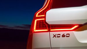 2018 Volvo XC60 T8.