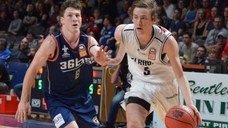 Melbourne's Sam Short breaks forward for United against the 36'ers at Titanium Security Arena in Adelaide during the ...