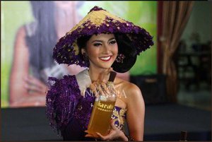 Miss International 2017 Kevin Liliana and her unique national costume