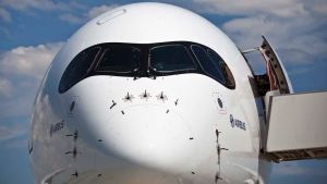 Qantas had publicly challenged Airbus and its US rival Boeing in August to boost the range of the A350 and 777X models ...