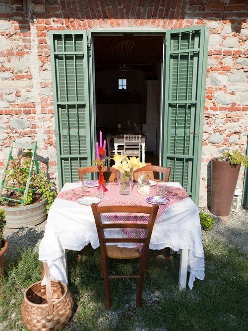 Esempio di un piccolo giardino in campagna