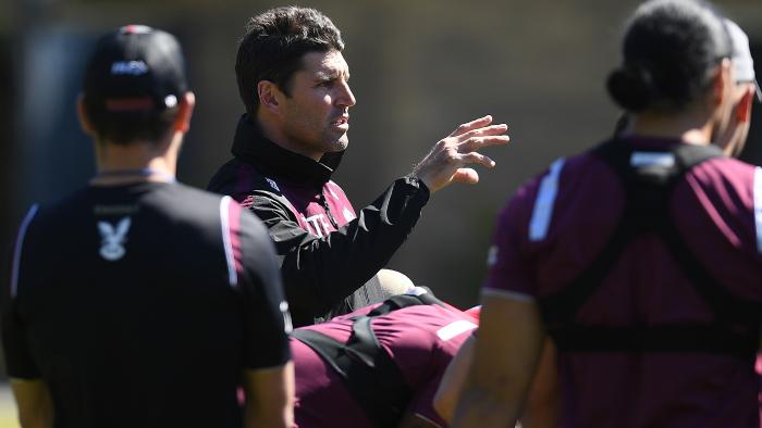 Manly Sea Eagles coach Trent Barrett gestures during a team training session at Narrabeen in Sydney, Wednesday, August 30, 2017. (AAP Image/Dan Himbrechts) NO ARCHIVING