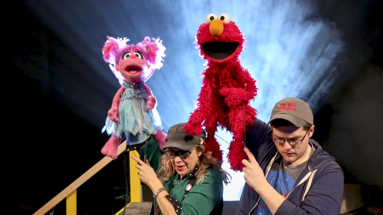 The Puppeteers of Sesame Street Describe in Wonderful Detail How They Operate Their Muppets